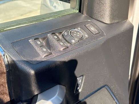 Used 2017 Ford F350 Lariat w/ Chrome Package image 20