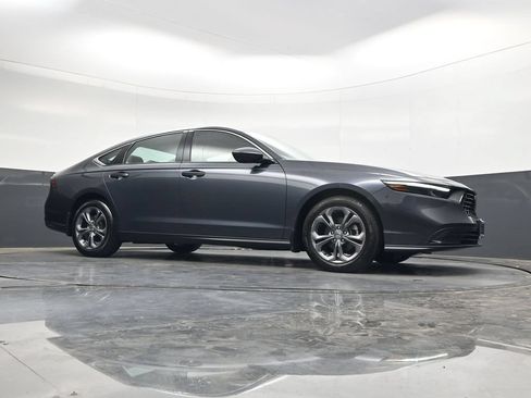 Used 2023 Honda Accord EX image 29
