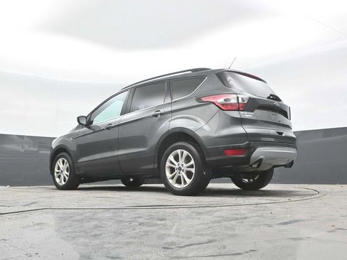 Used 2017 Ford Escape SE w/ Equipment Group 201A AWD/4WD image 23