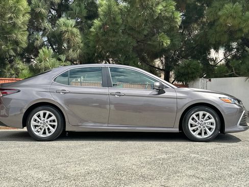 Used 2024 Toyota Camry LE w/ Convenience Package FWD image 3