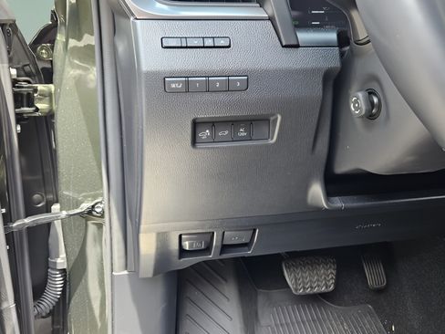 Used 2025 Lexus GX 550 w/ Accessory Package (2T) AWD/4WD image 14