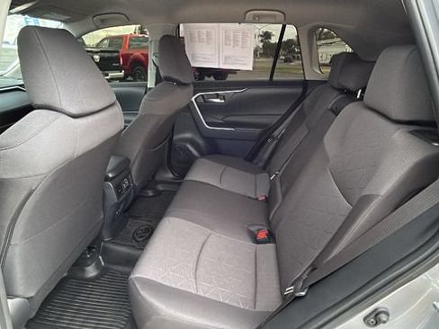 Used 2025 Toyota RAV4 XLE FWD image 15