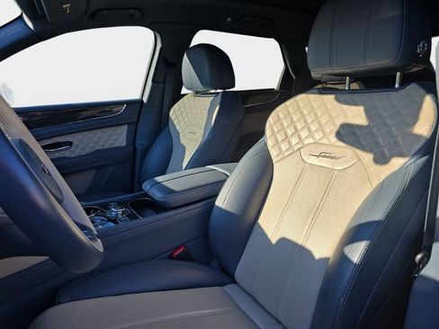 Used 2021 Bentley Bentayga Speed AWD/4WD image 19