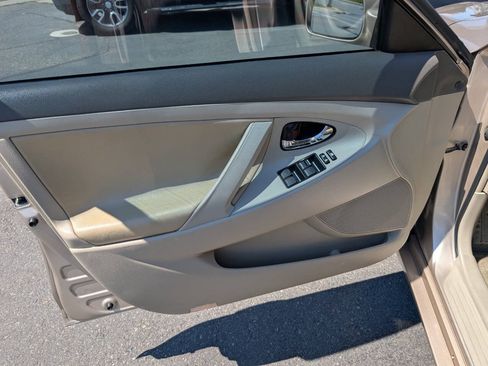 Used 2007 Toyota Camry Hybrid FWD image 32