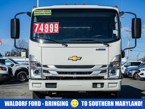 Used 2025 Chevrolet Low Cab Forward image 2