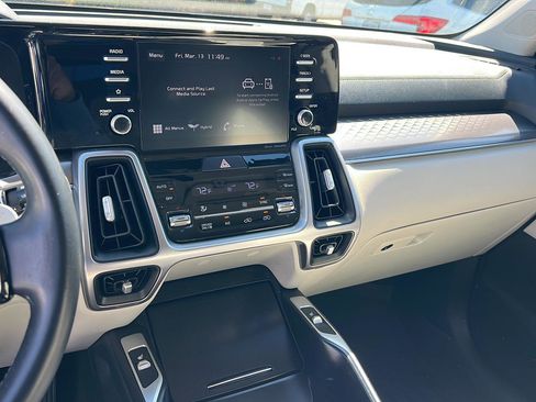 Used 2021 Kia Sorento S image 25
