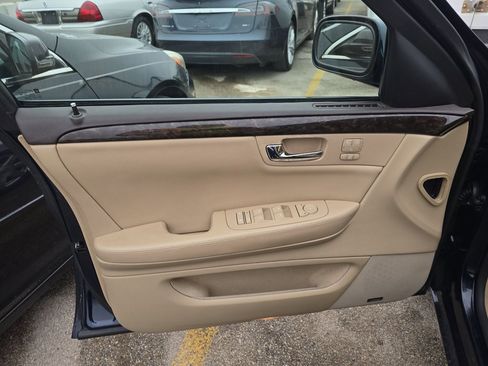 Used 2008 Cadillac DTS image 5