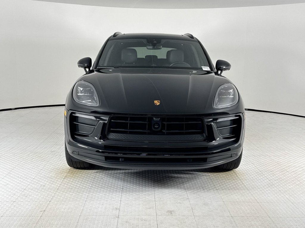 Certified 2024 Porsche Macan AWD/4WD image 10