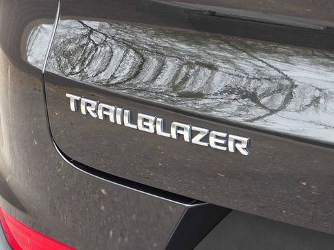 Used 2023 Chevrolet TrailBlazer LT w/ Convenience Package image 11