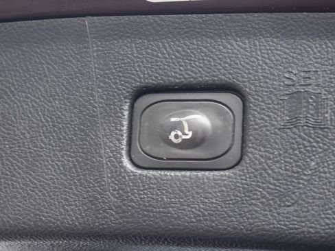 Used 2020 Ford Edge SEL w/ Convenience Package FWD image 18