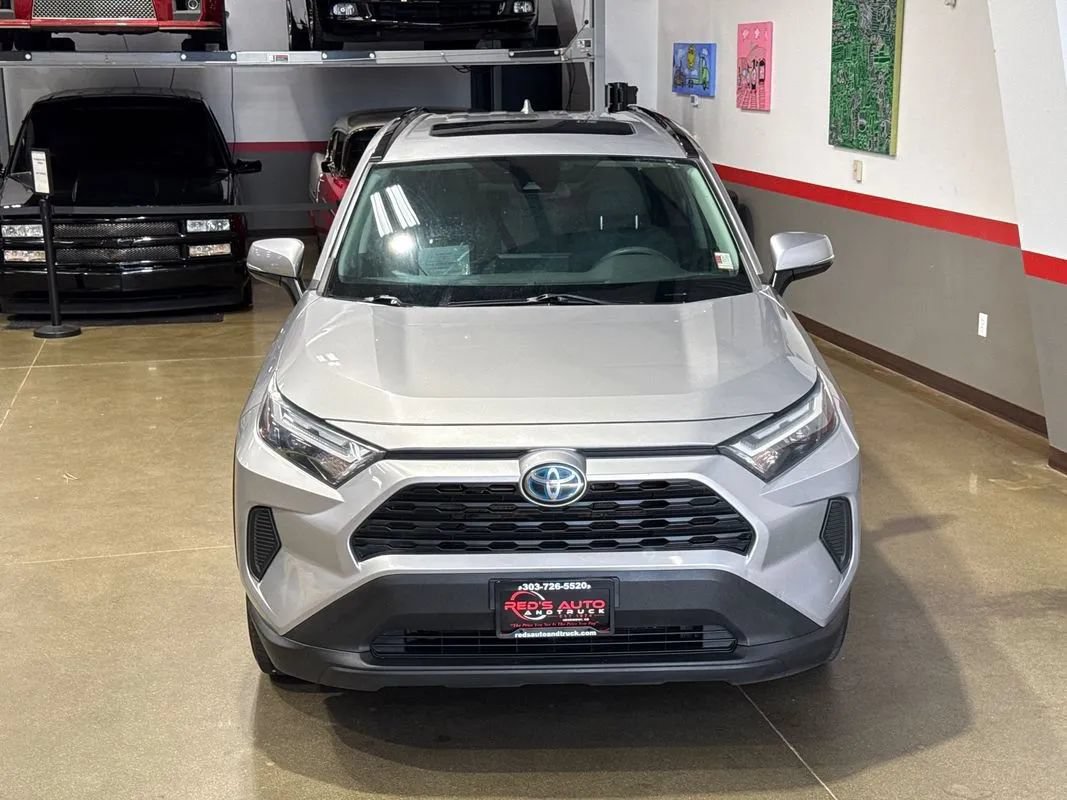 Used 2022 Toyota RAV4 XLE w/ Convenience Package AWD/4WD image 7