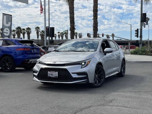 Used 2024 Toyota Corolla SE image 2