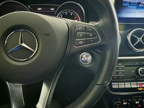 Used 2019 Mercedes-Benz GLA 250 4MATIC image 46