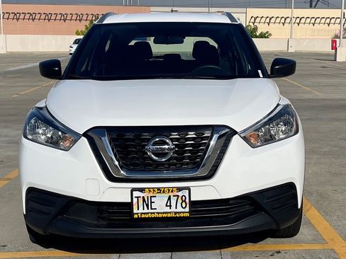 Used 2018 Nissan Kicks S FWD image 4