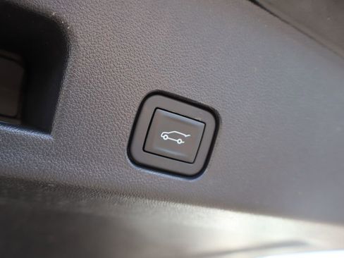 Used 2024 Chevrolet Traverse RS w/ LPO, Floor Liner Package image 45