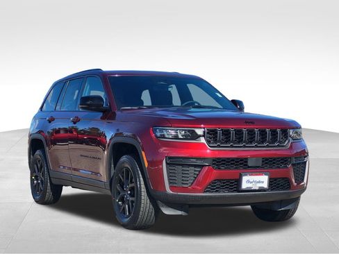 New 2026 Jeep Grand Cherokee Altitude AWD/4WD image 3