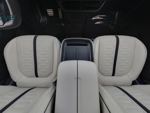 Used 2025 Rivian R1S Adventure AWD/4WD image 27