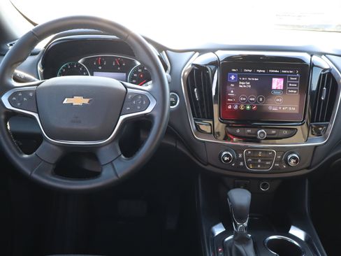 Used 2023 Chevrolet Traverse LT image 16