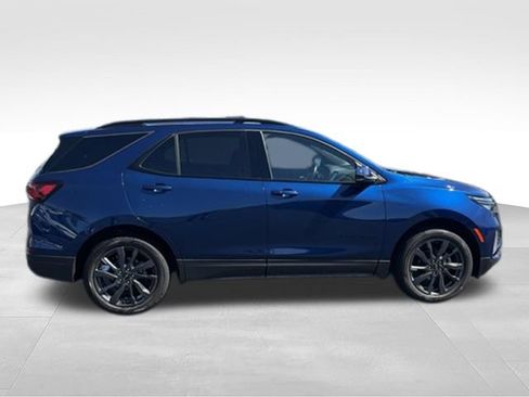 Used 2023 Chevrolet Equinox RS w/ LPO, Floor Liner Package AWD/4WD image 2