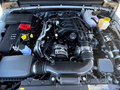 New 2025 Jeep Gladiator Sport image 27