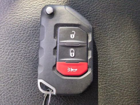 Used 2024 Jeep Wrangler Sport S image 35