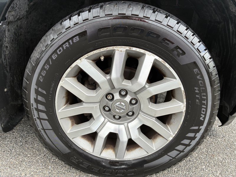 Used 2010 Nissan Pathfinder LE w/ Navigation Pkg AWD/4WD image 24
