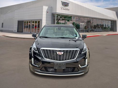 Used 2022 Cadillac XT5 Premium Luxury w/ Technology Package FWD image 2