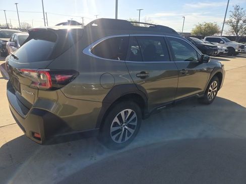 Certified 2023 Subaru Outback Premium image 4