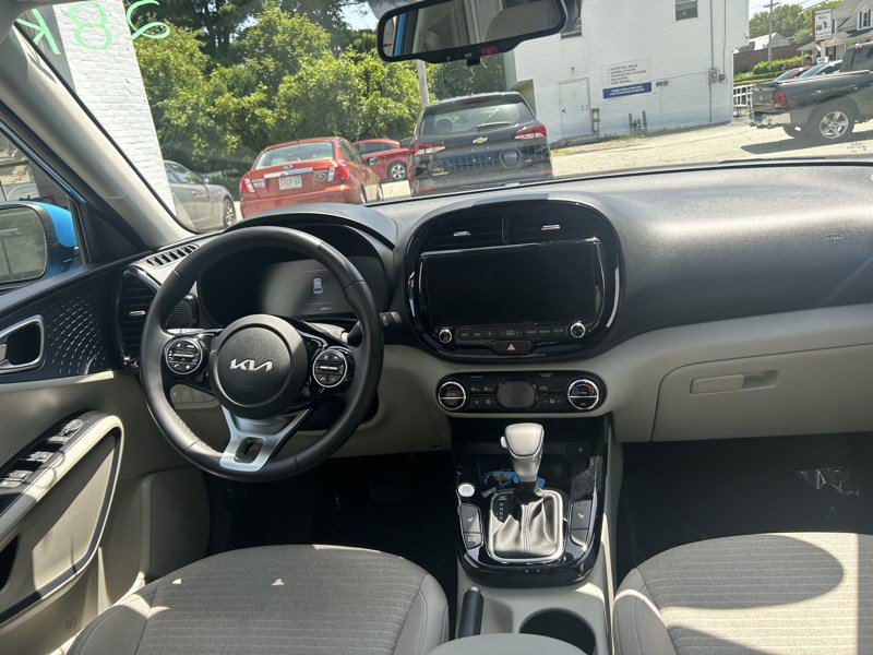 Used 2023 Kia Soul EX FWD image 22