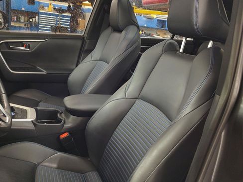 Used 2022 Toyota RAV4 XSE image 2