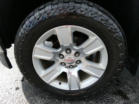 Used 2015 GMC Sierra 1500 SLE w/ Carbon-20 Edition AWD/4WD image 10