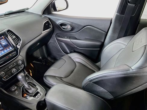 Used 2022 Jeep Cherokee Limited image 23