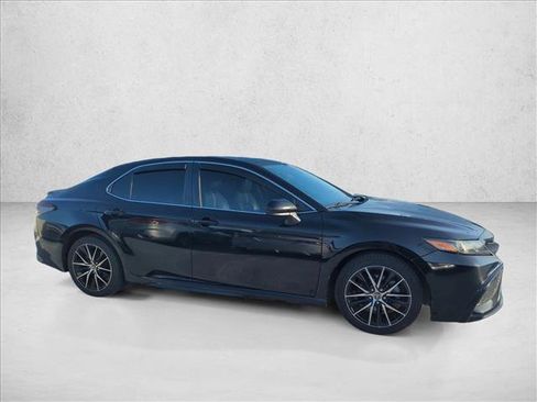 Used 2021 Toyota Camry SE FWD image 5