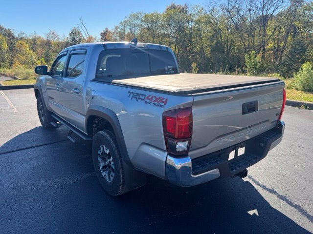 Used 2019 Toyota Tacoma TRD Off-Road AWD/4WD image 5
