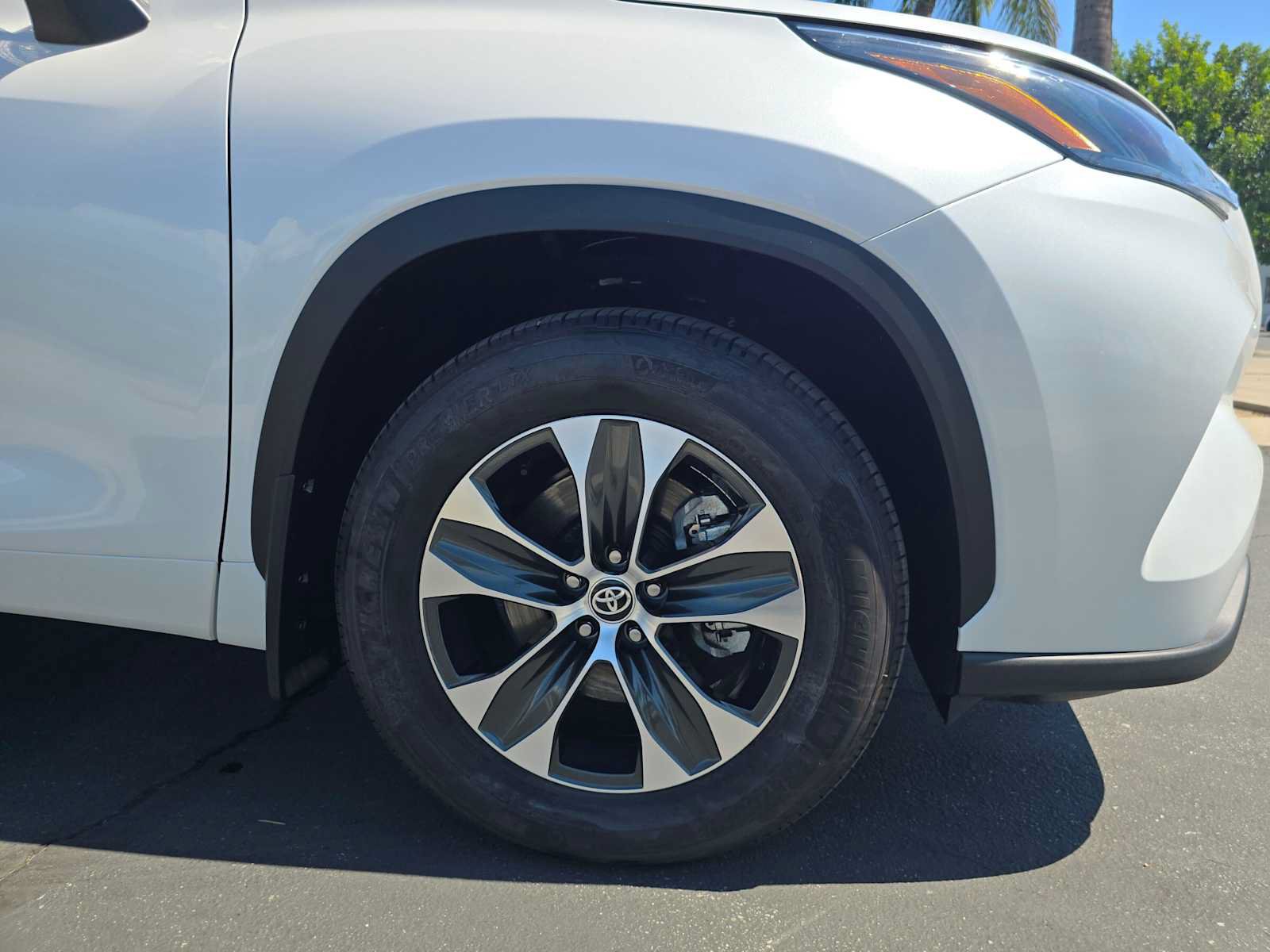 Certified 2026 Toyota Highlander XLE AWD/4WD image 9