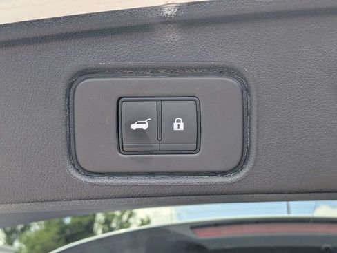 Used 2026 Nissan Pathfinder SL FWD image 13