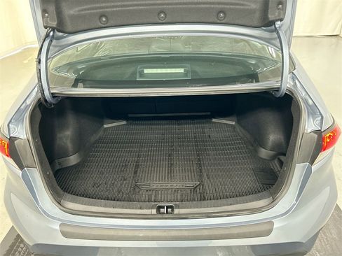 Used 2022 Toyota Corolla LE image 21