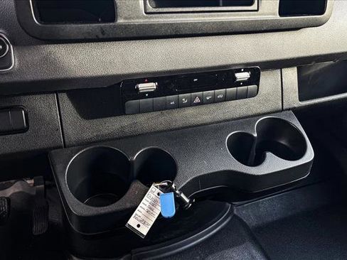 Used 2025 Mercedes-Benz Sprinter 2500 image 18