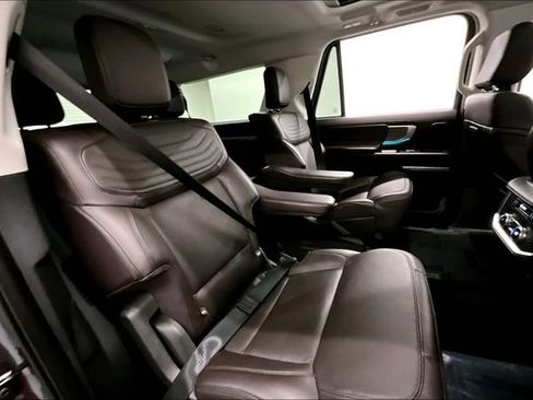 Used 2025 Ford Expedition Max Platinum w/ Platinum Ultimate Package AWD/4WD image 26
