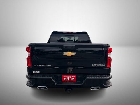 Used 2025 Chevrolet Silverado 1500 High Country w/ High Country Premium Package AWD/4WD image 9
