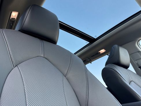 Used 2025 Toyota Grand Highlander AWD image 18