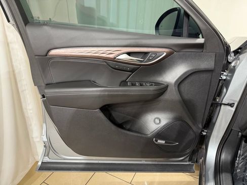 Used 2023 Buick Envision Avenir AWD/4WD image 15