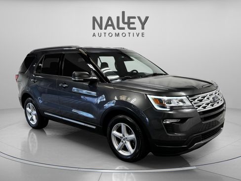 Used 2019 Ford Explorer XLT w/ Equipment Group 202A image 7