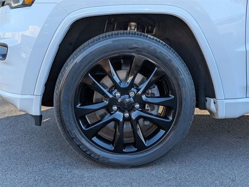 Certified 2021 Jeep Grand Cherokee Laredo X image 26