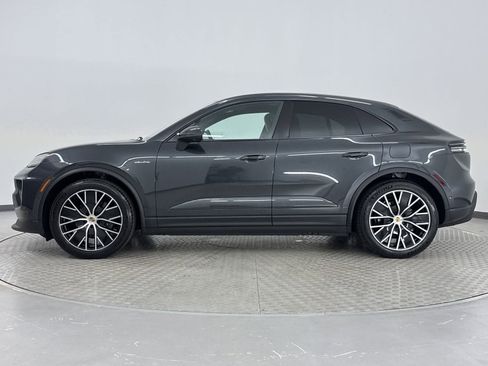 Certified 2025 Porsche Macan Electric image 2