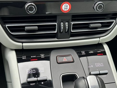 Certified 2023 Porsche Macan S AWD/4WD image 25