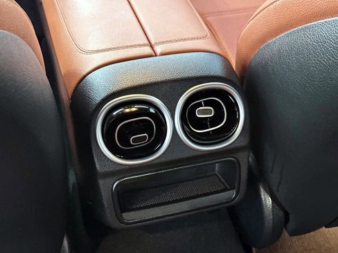 Used 2023 Mercedes-Benz C 300 Sedan image 13