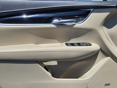 Used 2018 Cadillac XT5 FWD image 22
