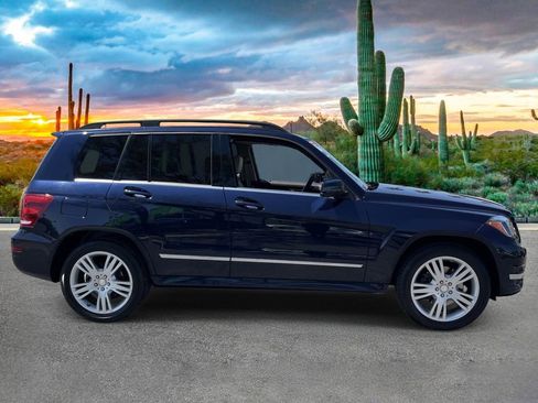 Used 2014 Mercedes-Benz GLK 350 4MATIC image 2