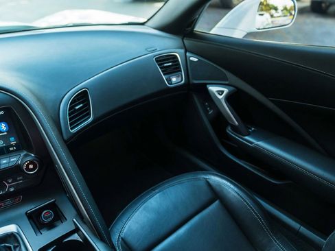 Used 2019 Chevrolet Corvette Stingray Coupe w/ 1LT RWD image 40